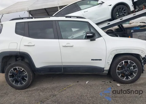 2023 Jeep Renegade Upland 4X4 from USA, damaged, VIN ZACNJDB12PPP63719